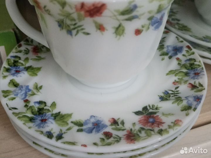 Набор кофейных чашек с блюдцами