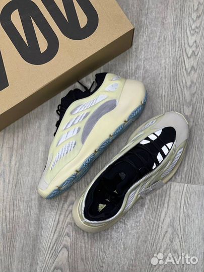 Кроссовки Adidas Yeezy 700 v3 Azael (36-45)