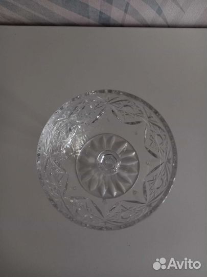 Хрустальная конфетница на ножке