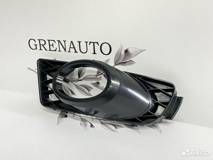 Накладка противотуманки левая Honda Civic 4D 09-11