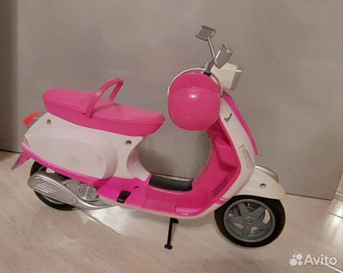 Игрушечные лошади, мопед и велосипед для кукол