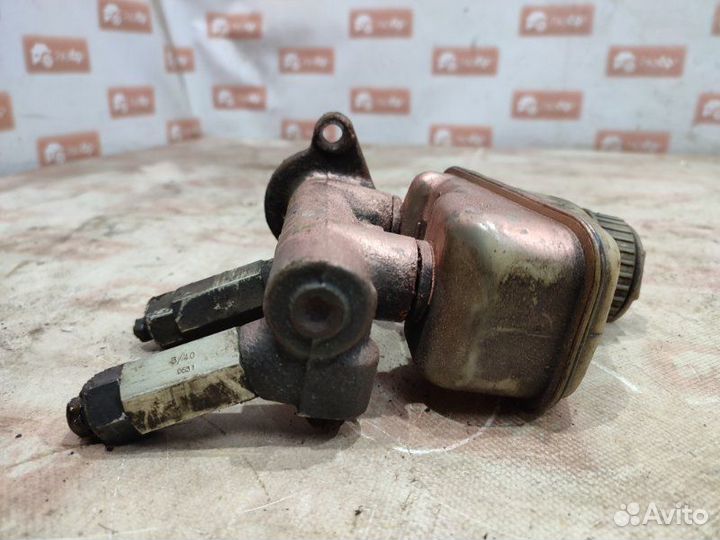 Главный тормозной цилиндр Opel Vectra 86 C18NZ