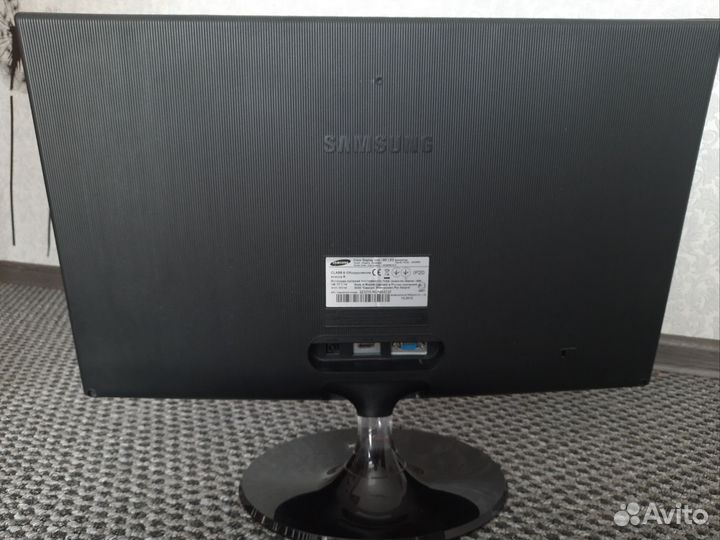 Монитор Samsung