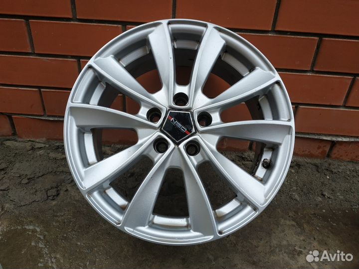 Rubber Wheels Standard 215/65 R16