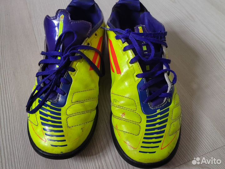 Футбольные бутсы adidas 37р