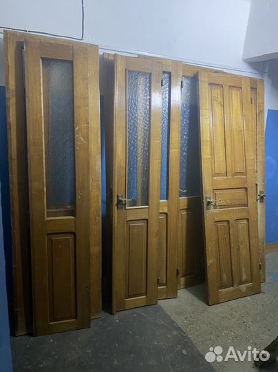 Двери межкомнатные б/у чистое дерево