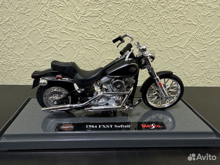 Модель Harley Davidson 1984 fxst Softail 1:18