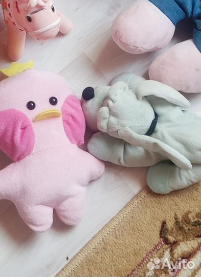 Утка плюшевая