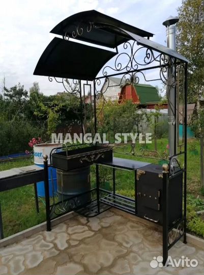 Мангал с крышей