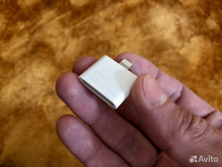 Apple Lightning to 30-pin Adapter