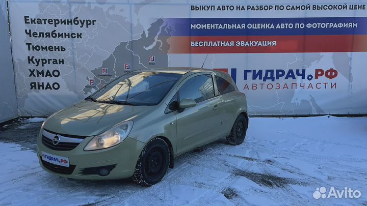 Кронштейн крепления крыла правый Opel Corsa D 13266901