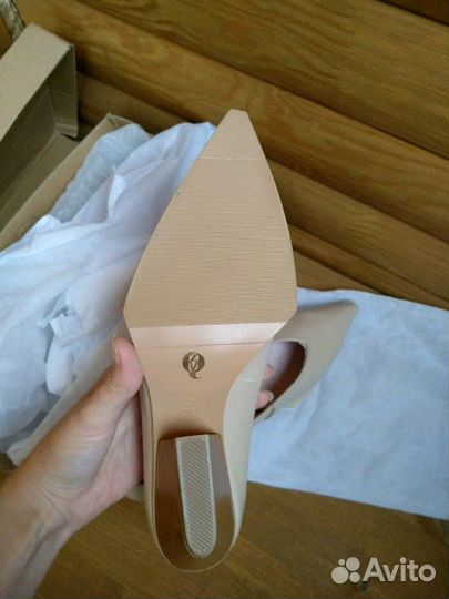 Кожаные туфли с каблуком в стиле казаков