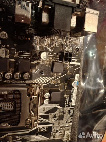 Материнская плата