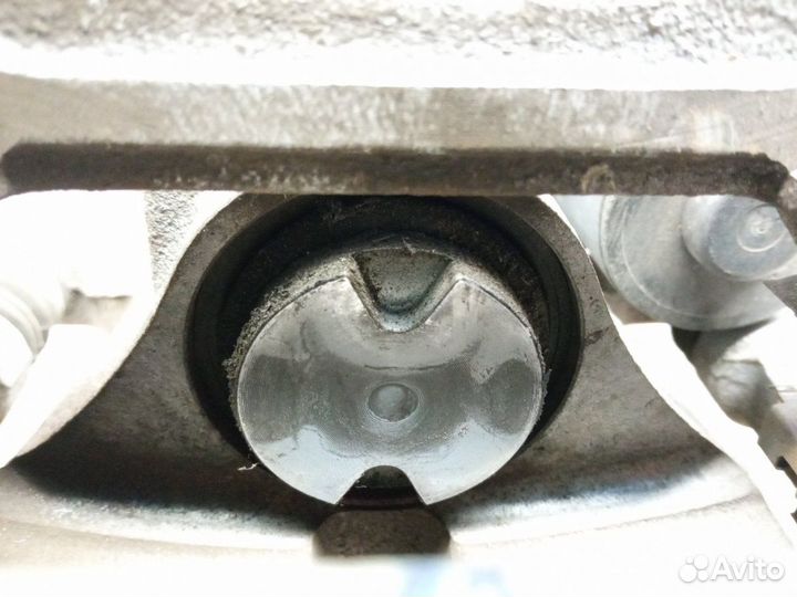 Суппорт тормозной задний левый Honda Cr-V RW2 L15B