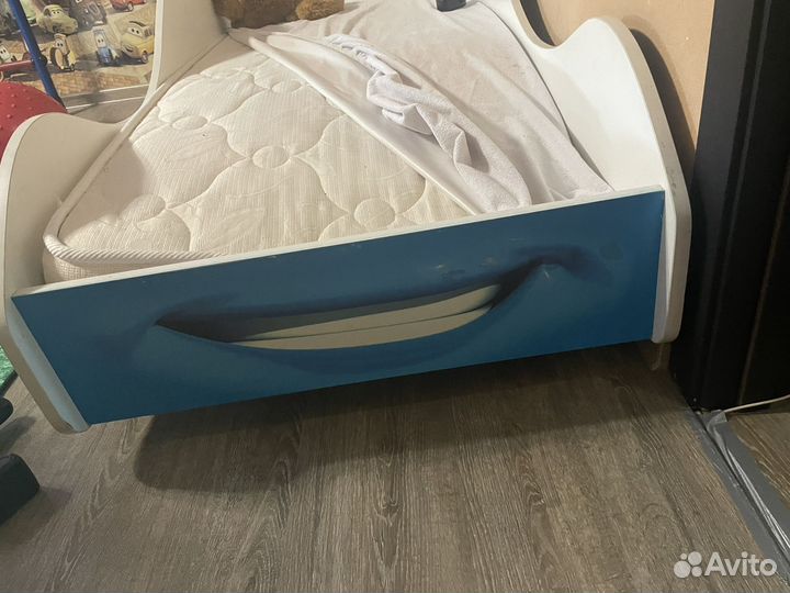 Кровать машинка с матрасом