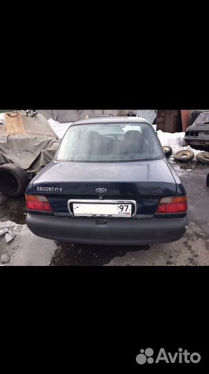 Крышка багажника Ford Escort V