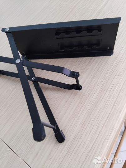 Подставка под ногу гитариста