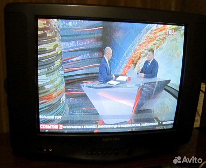 Телевизор samsung