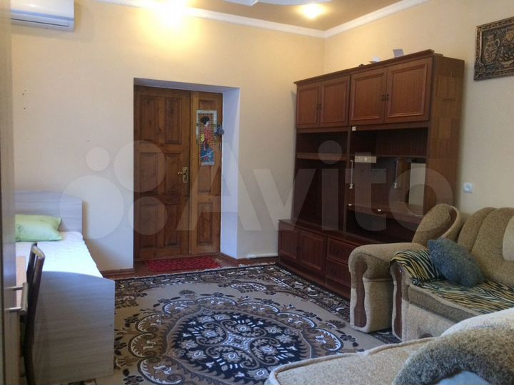 Комната 70 м² в 3-к., 1/1 эт.