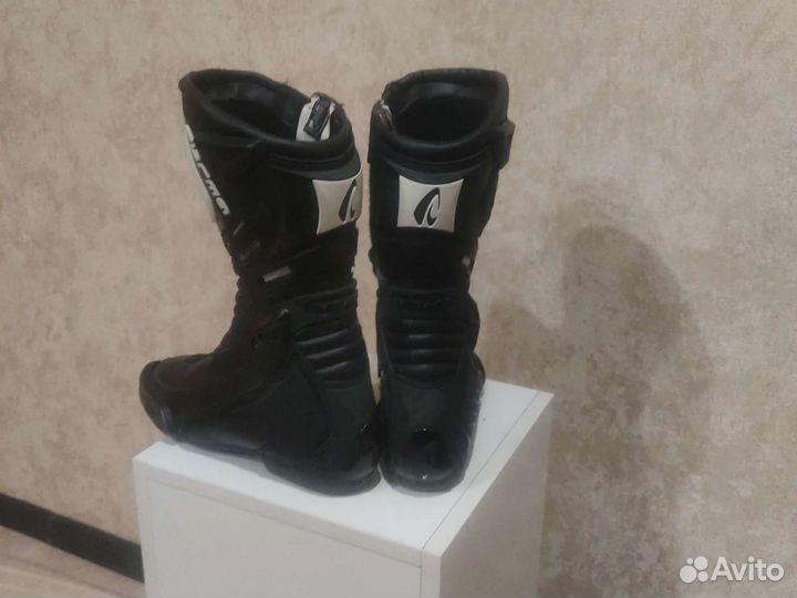 Мотоботинки