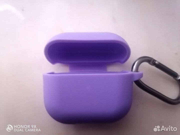 Чехол на беспроводные наушники