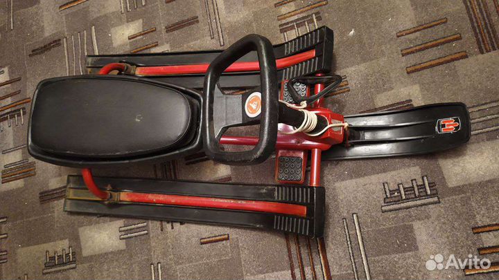 Детский снегокат бу