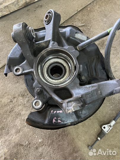 Ступицы задние в сборе Toyota Crown UZS171