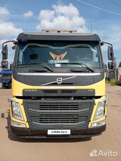 Volvo FM Truck 6x4 с полуприцепом, 2017