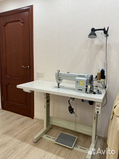 Промышленная швейная машина с шагающей лапкой