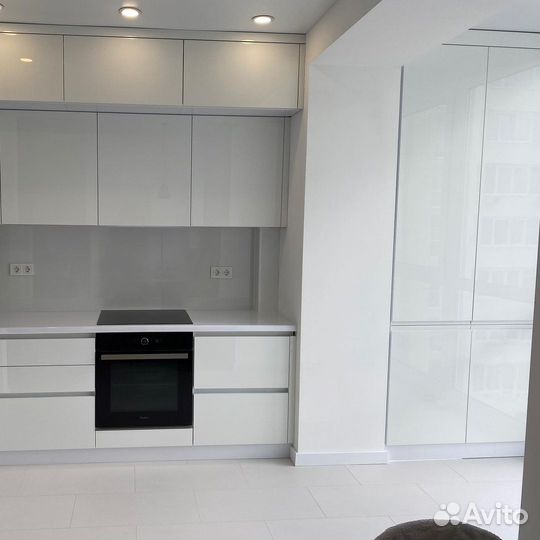 Современный кухонный гарнитур на заказ