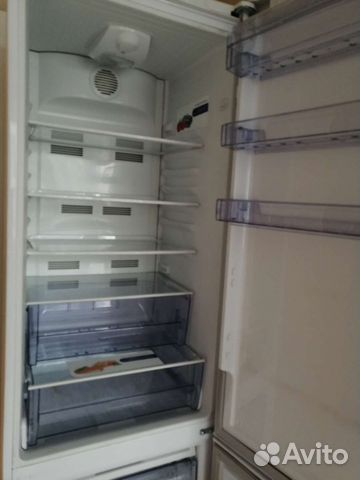 Полки, двери,запчасти для холодильника beko