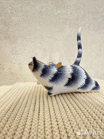 Фарфоровый котик