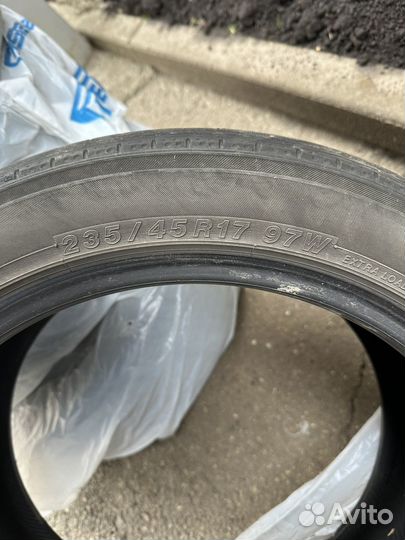 Yokohama BluEarth AE50 235/10.5 R17