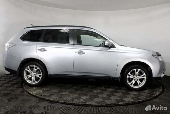 Mitsubishi Outlander 2.4 CVT, 2012, 252 920 км