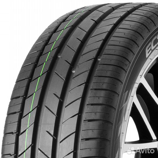 Kumho Ecsta HS52 215/45 R16 90V
