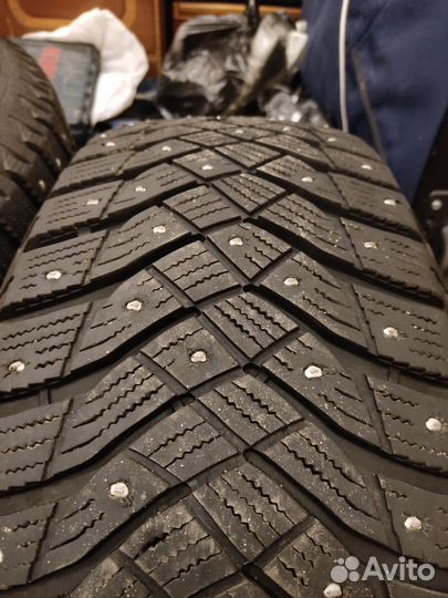 Goodyear UltraGrip Arctic 2 SUV 235/65 R17 108T