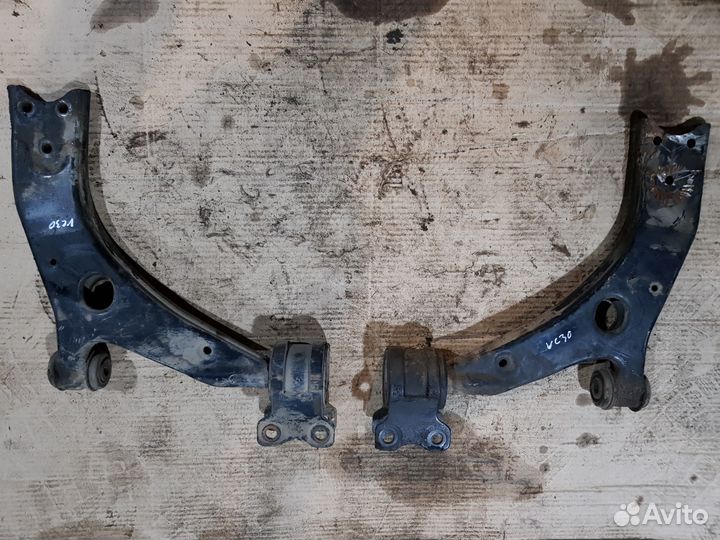 Рычаг передний Volvo C30 (2007)