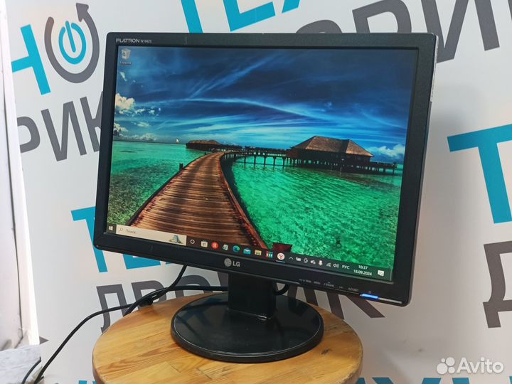 ЖК монитор 19