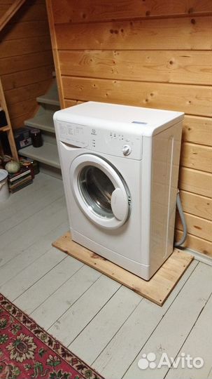 Стиральная машина узкая Indesit wiun 81 (сsi)
