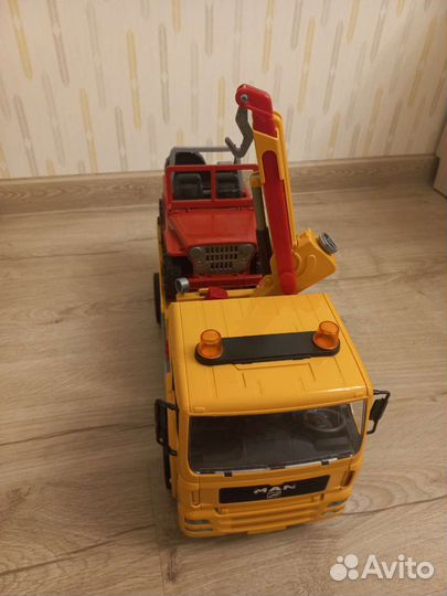 Эвакуатор Bruder