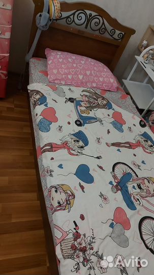 Кровать