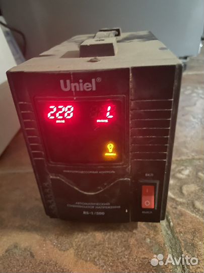 Автоматически стабилизатор напряжения Uniel RS1