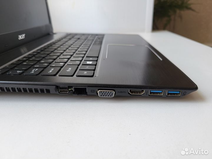 Игровой ноутбук работы, учёбы Acer E5-553G