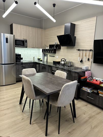 2-к. квартира, 90 м², 1/3 эт.