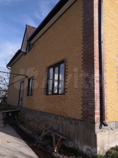 Дом 240 м² на участке 6 сот.