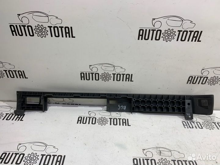 Накладка торпедо Bmw 745 E65 N62B44 2004