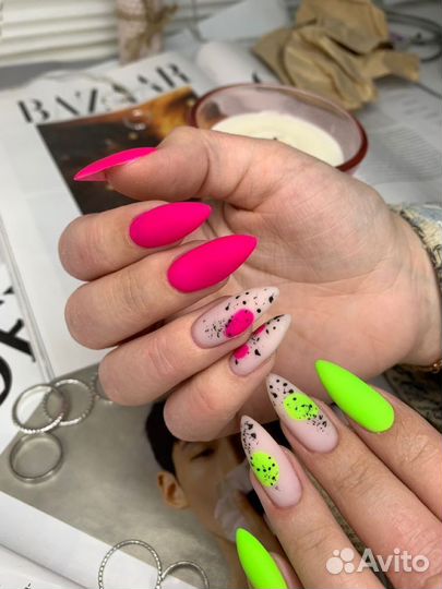 Маникюр и педикюр