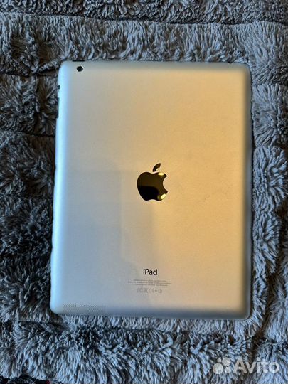 iPad 4 16gb с чехлом белый