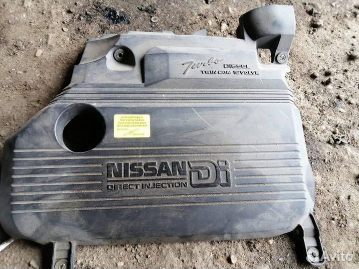 Декоративная крышка двигателя Nissan Almera Tino