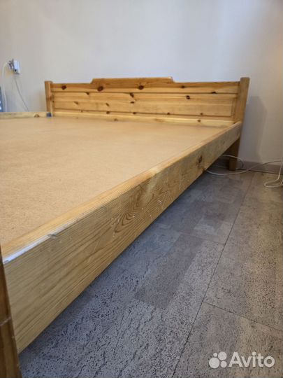 Кровать 180х190 из массива сосны б/у